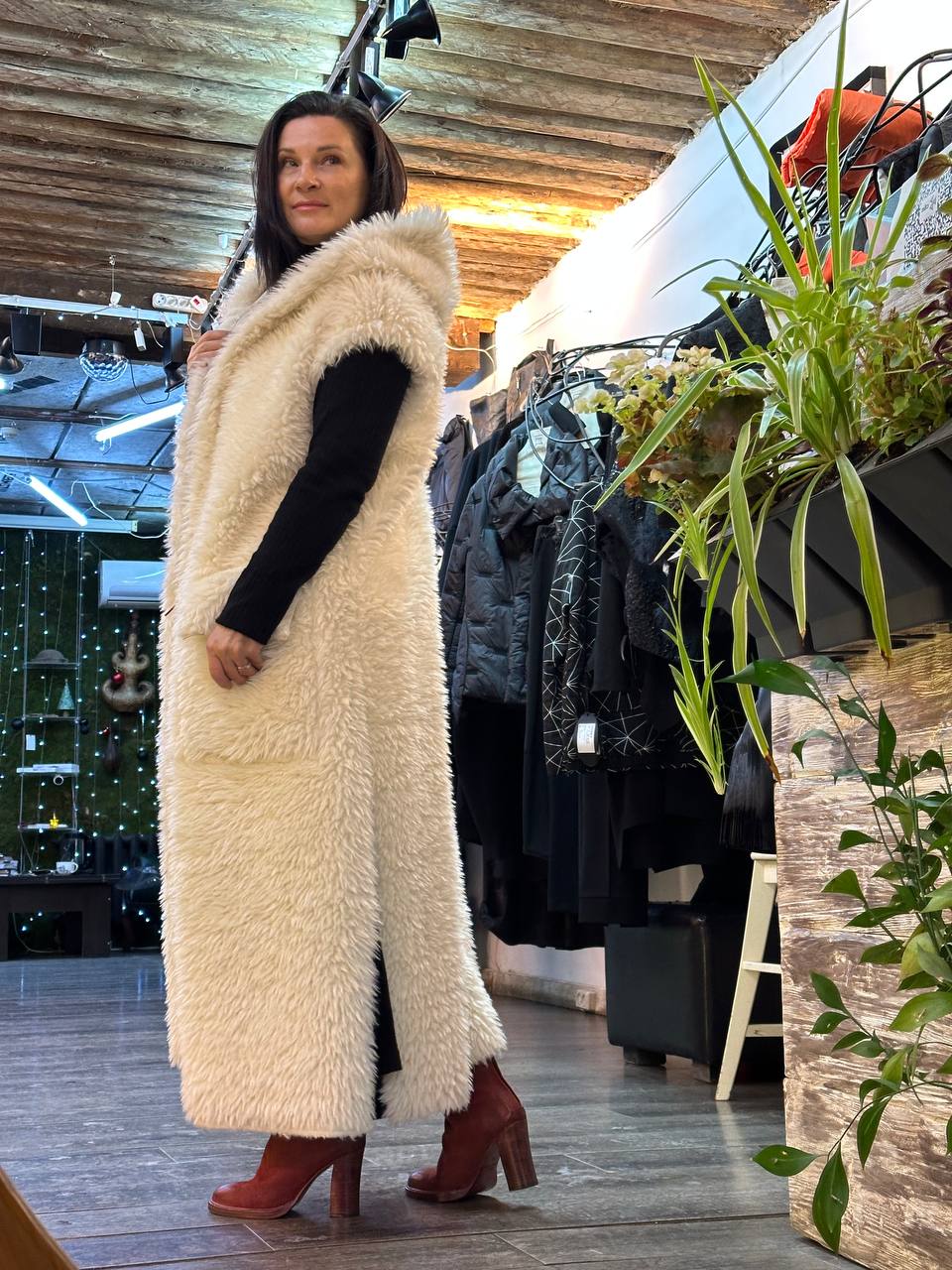 Эстетика дикой природы: жилет из экомеха от La HAINE 🌑🐾