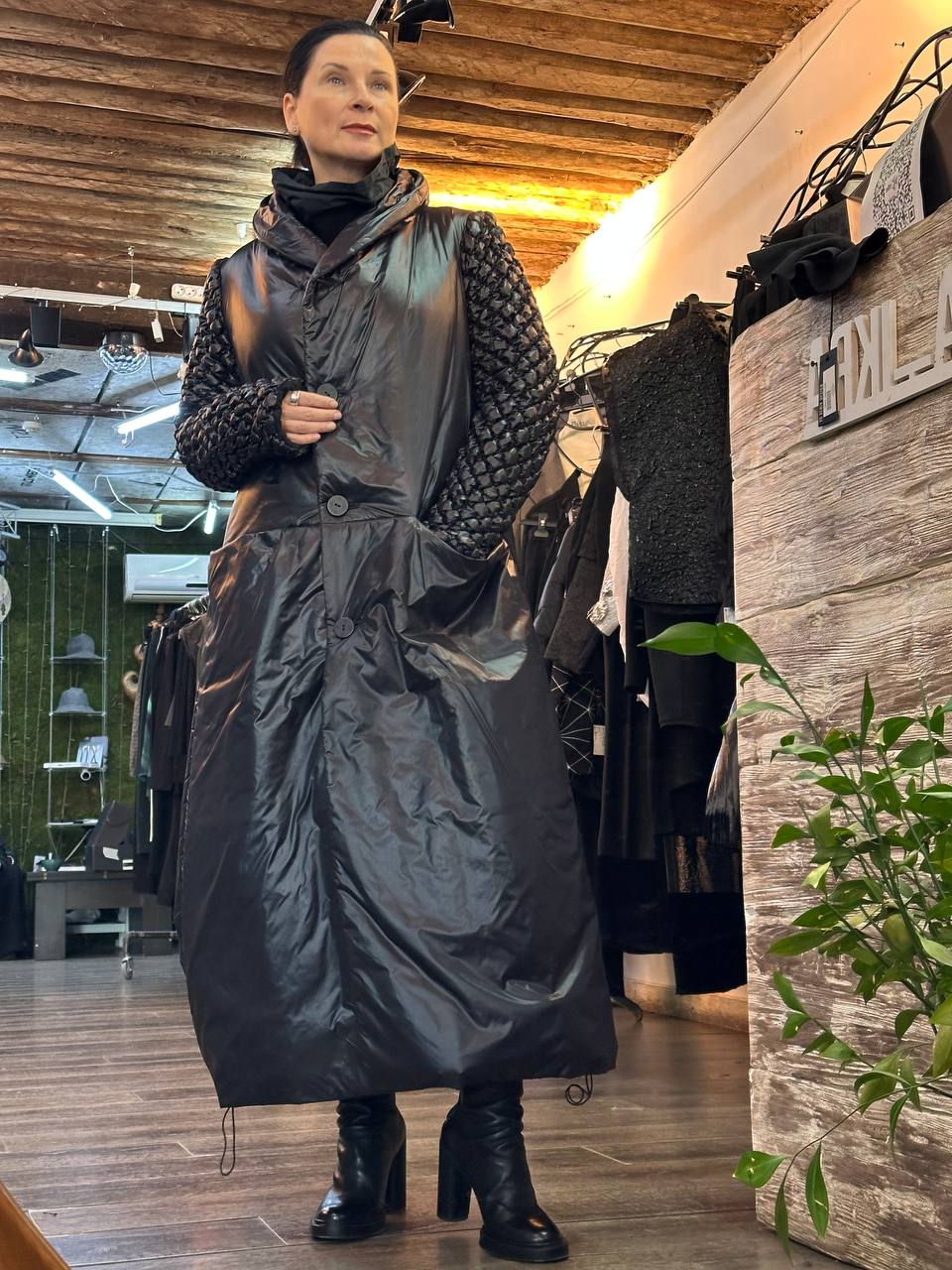 Архитектурный авангард: пальто Xenia Design с характером будущего 🧥🌑