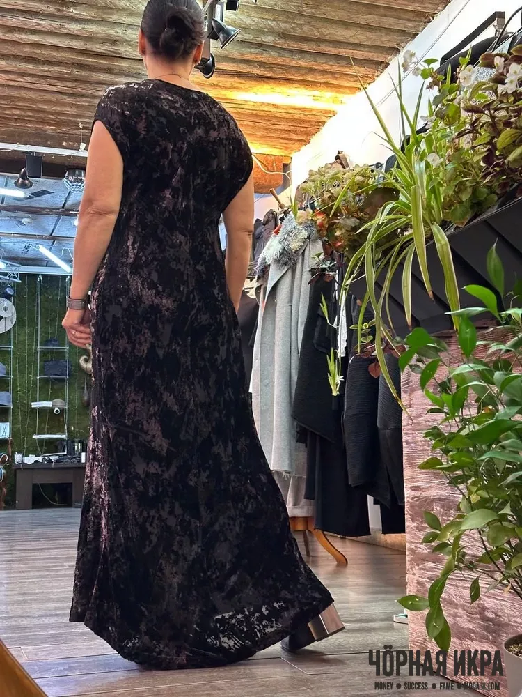 Платье из бархата от Ivan Grundahl