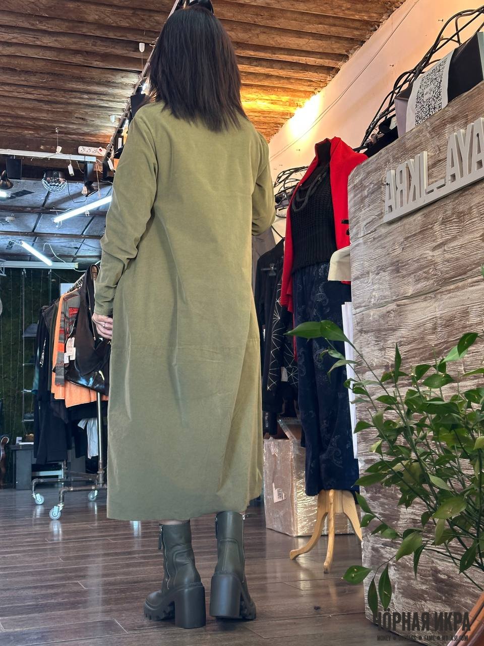 Бархатная мягкость: платье TreBarraBi из микровельвета 🌑✨