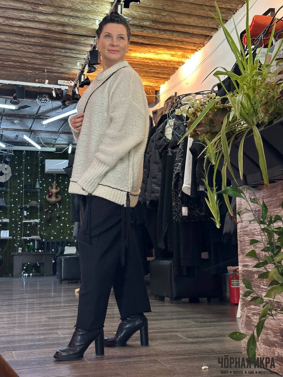 Минимализм с характером — стиль, который не объясняет себя, а сразу даёт понять: вы знаете, что делаете.