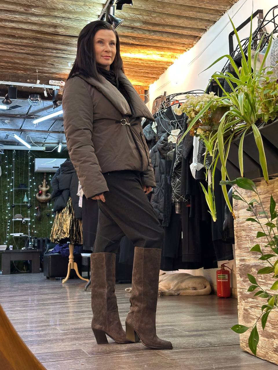 Куртка TreBarraBi + брюки THOMKROM + сумка Julia Fom — это когда ты смотришь в окно на -15 и думаешь: «Ну и пусть, я всё равно выйду красиво» 😄