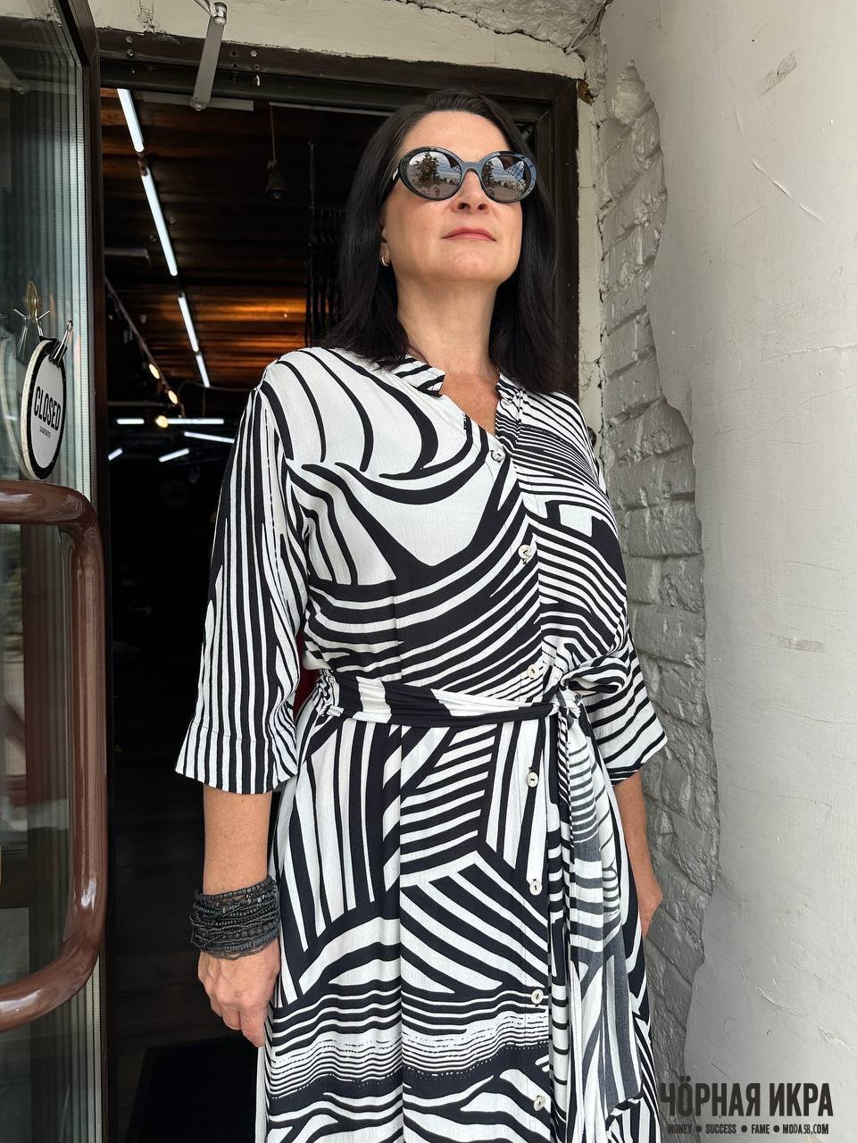 🖤 Оптическая иллюзия в натуральную величину: платье, которое рисует пространство вокруг вас