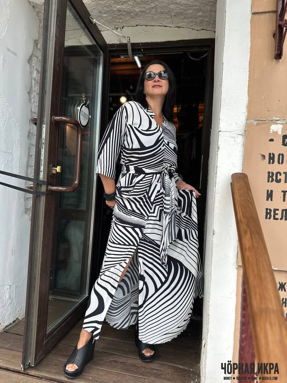 🖤 Оптическая иллюзия в натуральную величину: платье, которое рисует пространство вокруг вас