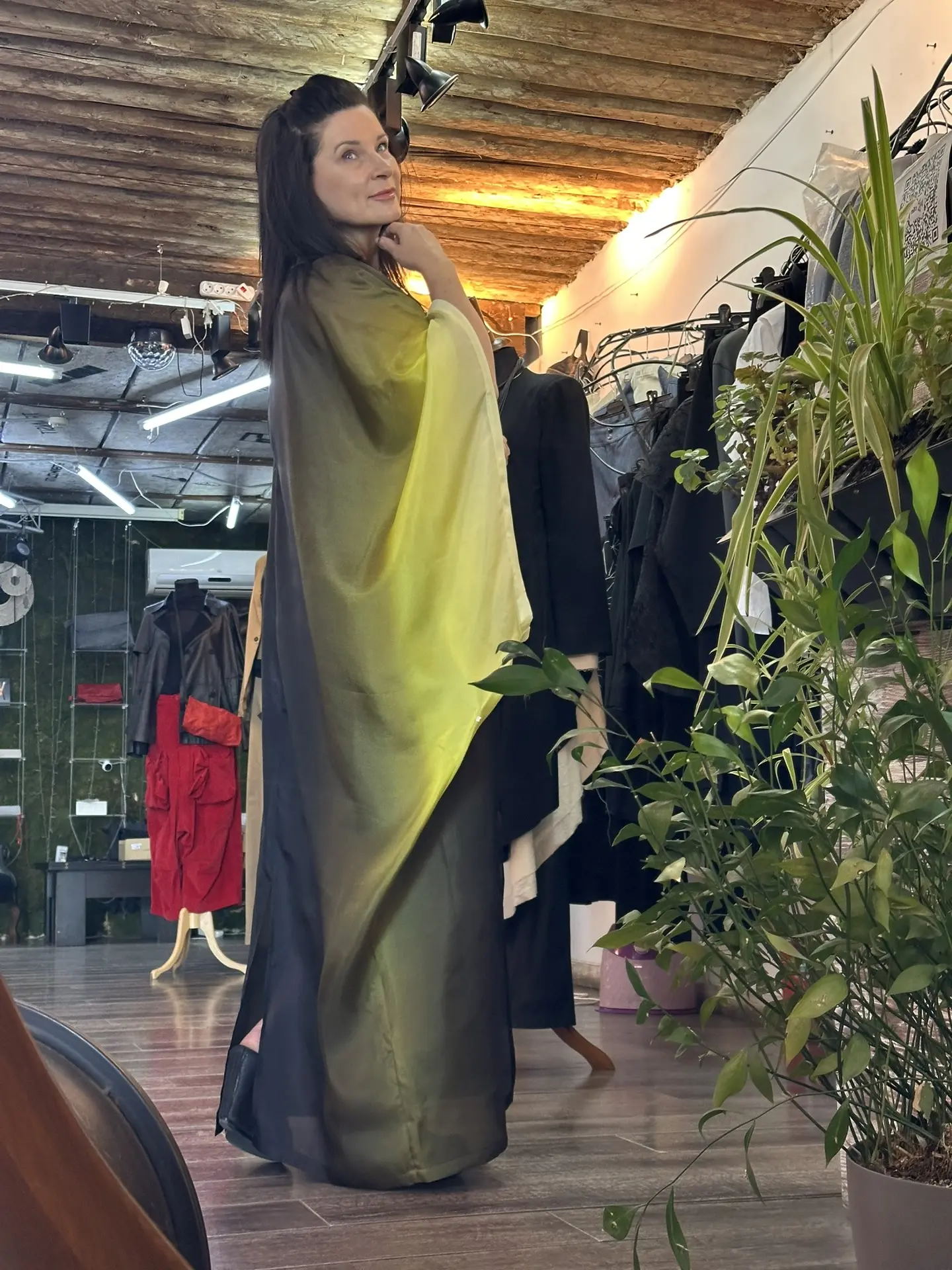 🖤 Градиент как философия: платье, в котором темнота перетекает в свет — и обе стороны правы