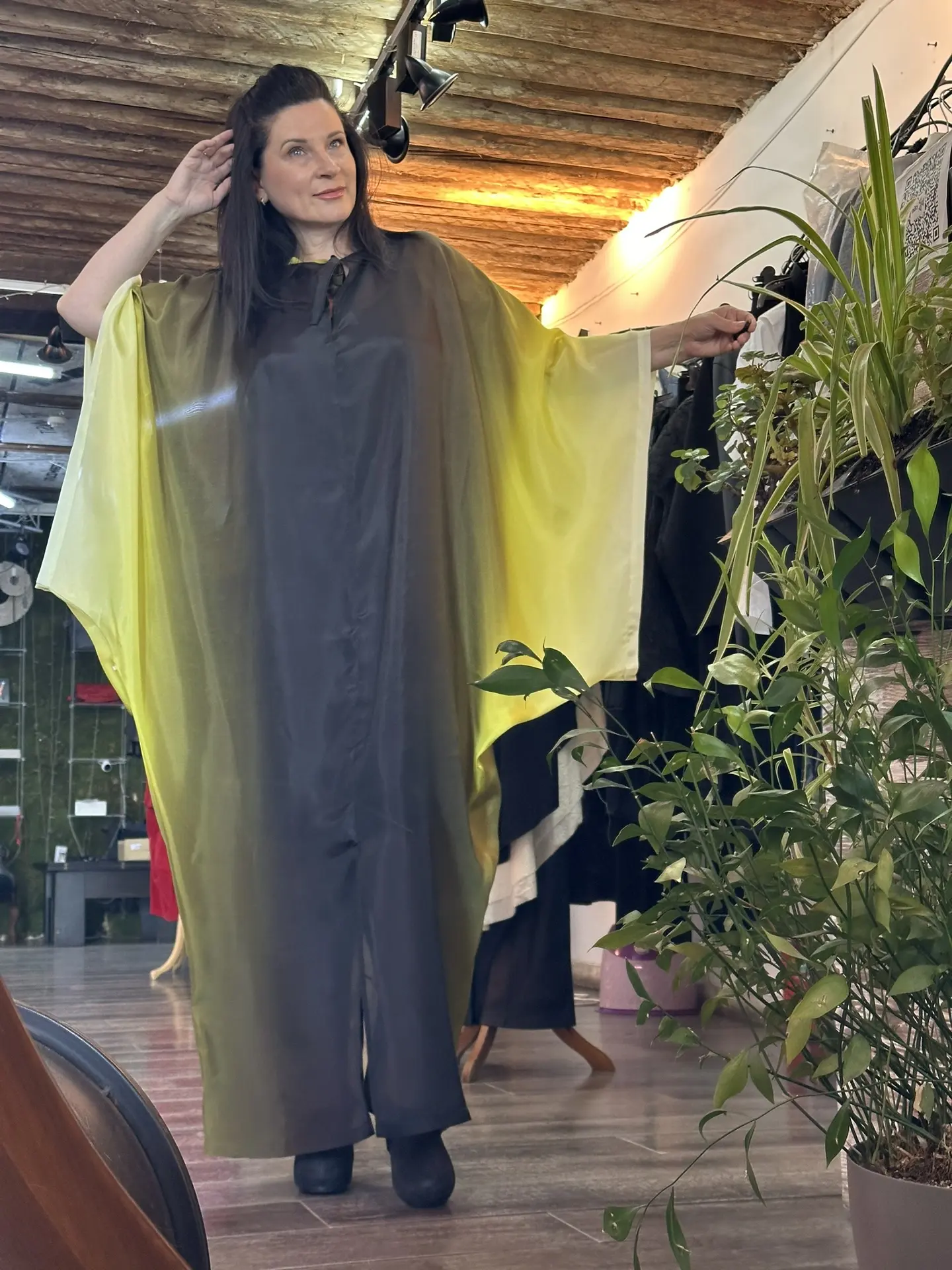 🖤 Градиент как философия: платье, в котором темнота перетекает в свет — и обе стороны правы